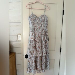 Never worn! Lulus tiered dress